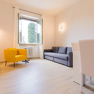 https://isola-suite.italymilanhotels.net